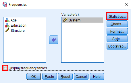 Caseta de dialog SPSS Frequencies arătând selecția variabilelor cu Display frequency table debifat și butonul Statistics